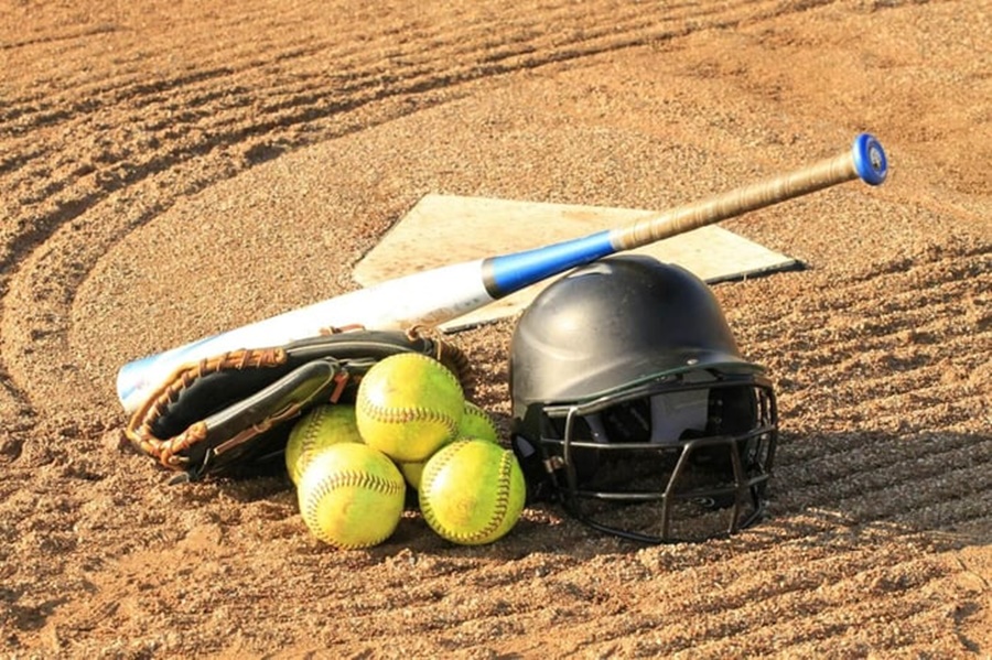 what equipment is required to play baseball