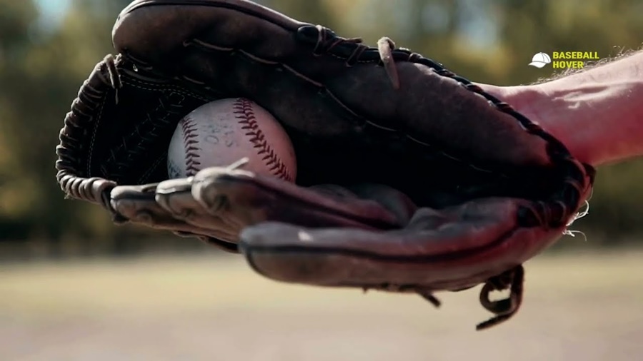 leather baseball glove vs synthetic baseball glove