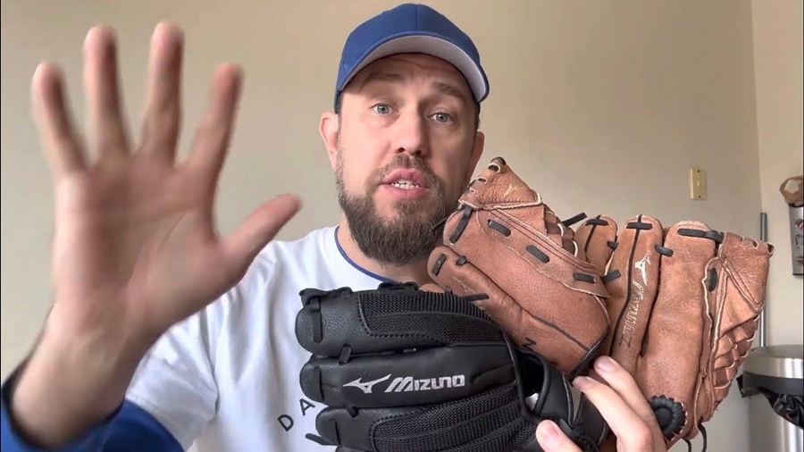 youth baseball glove vs adult baseball glove