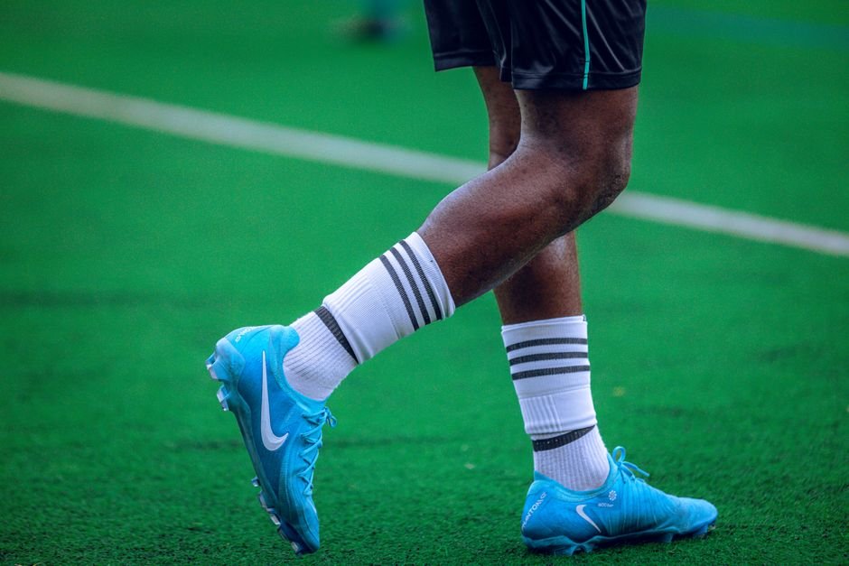 best soccer cleats for players with flat feet