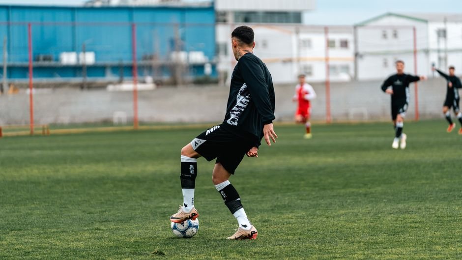 Puma Future Z 1.1 vs Adidas Copa Sense